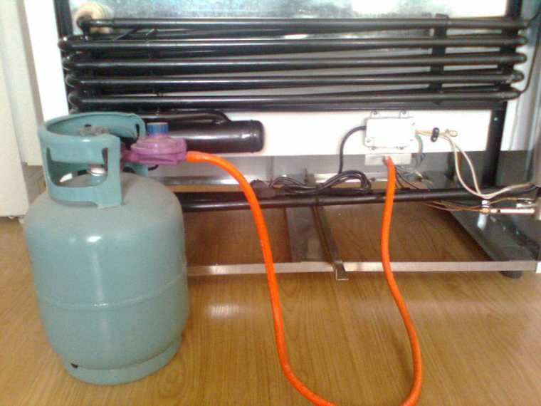 Nguyên nhân tủ lạnh ngốn điện do hết gas