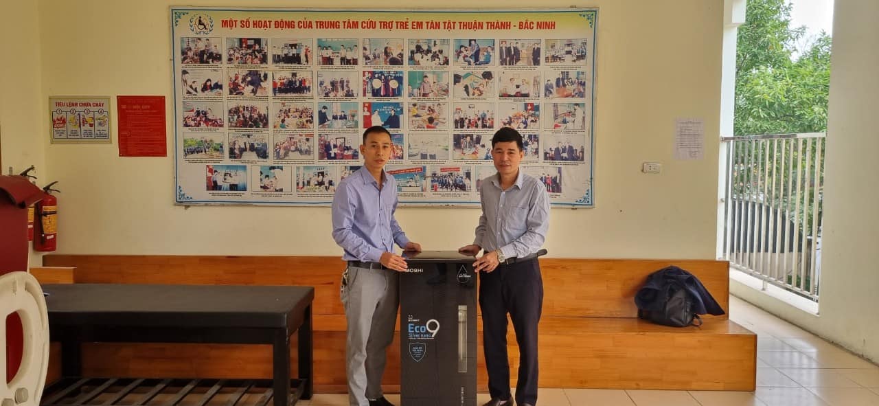Trao tặng máy lọc nước RO cho trung tâm bảo trợ trẻ em tàn tật Bắc Ninh